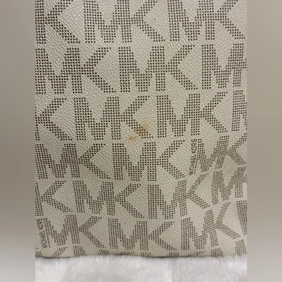 Michael Kors Monogram Jet Set Backpack - Picture 9 of 15